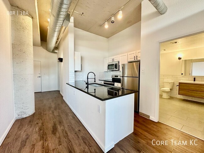 Building Photo - West 7th Street Loft For Rent