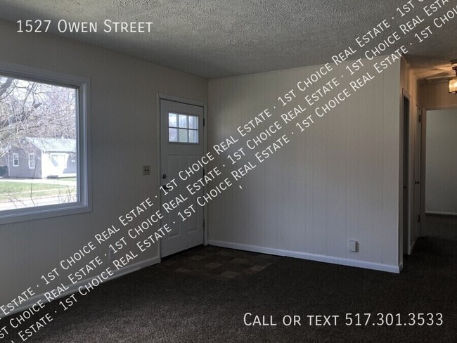 Building Photo - 1527 Owen St