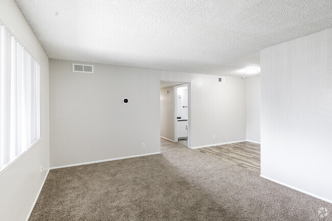 3 BR, 2BA - 1050 SF - MOUNTAIN VISTA