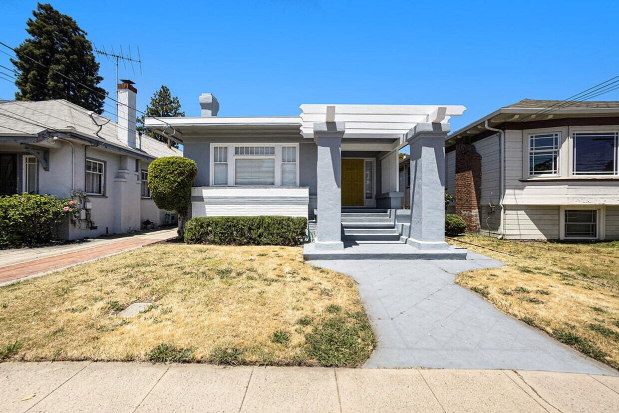 Primary Photo - 731 Taylor Ave