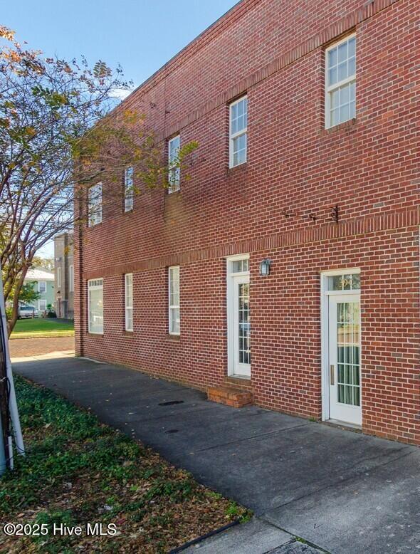 Building Photo - 319 N 4th St