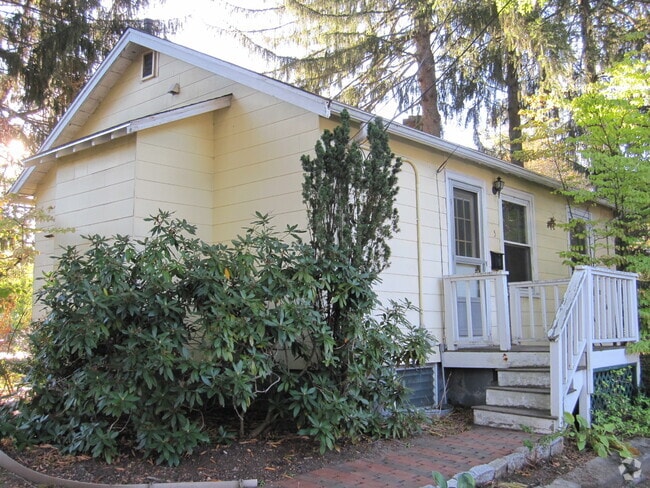 Building Photo - 5 Belvidere Way