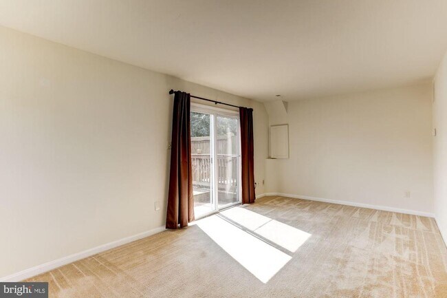 Foto del edificio - 4831 Green Duck Ln