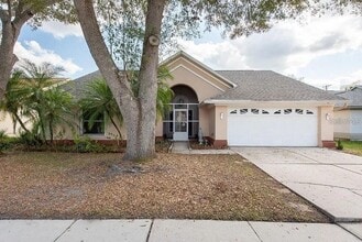 Building Photo - 9415 Pebble Glen Ave