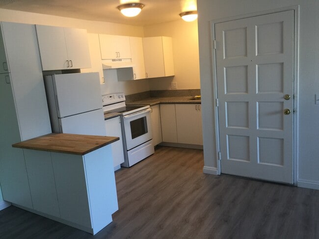 Building Photo - Chartwood Apartments
