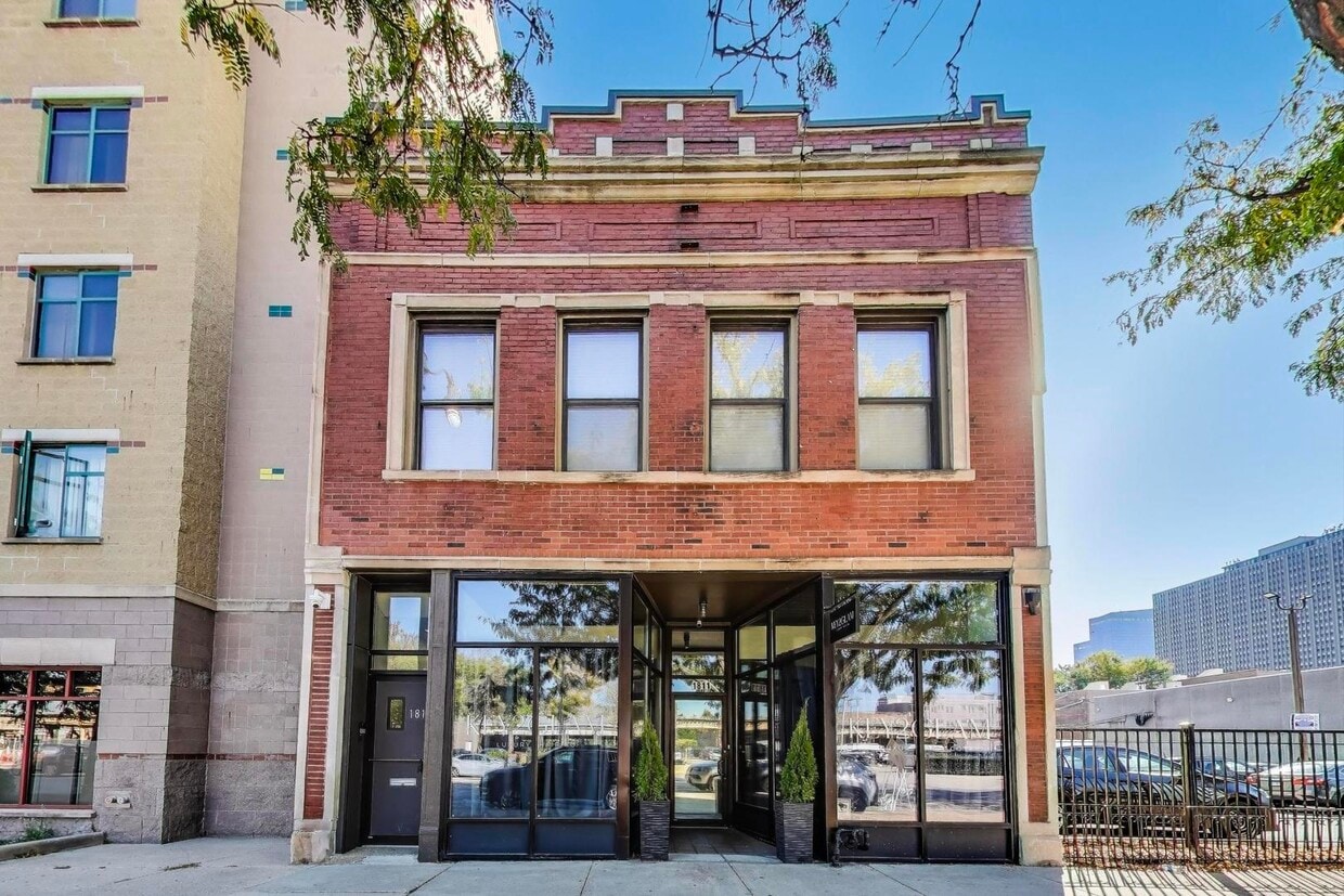 Foto principal - 1811 S Wabash Ave