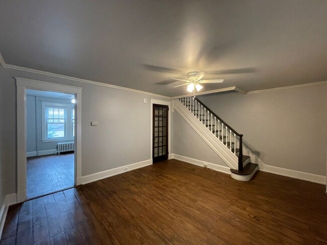 Building Photo - 2 Bedroom Single Family Home in Lancaster!