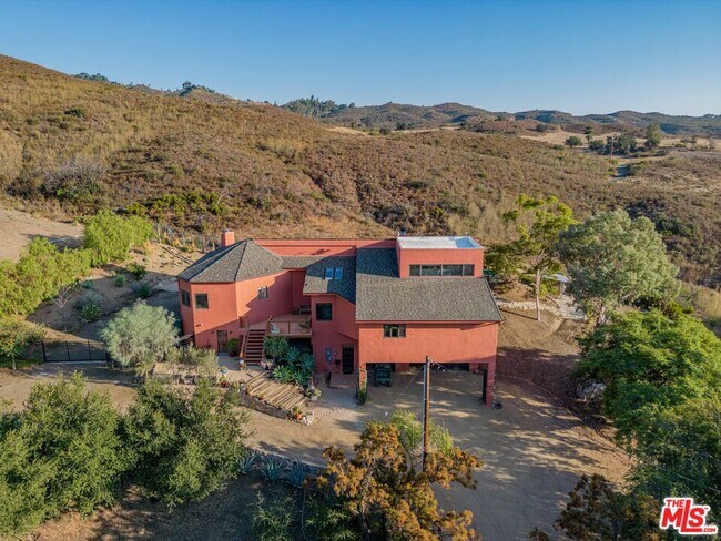 Foto del edificio - 34136 Mulholland Hwy