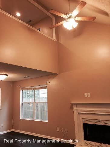 Foto del edificio - 306 Windy Ridge Ln