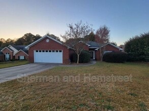 Building Photo - 914 Cannock St