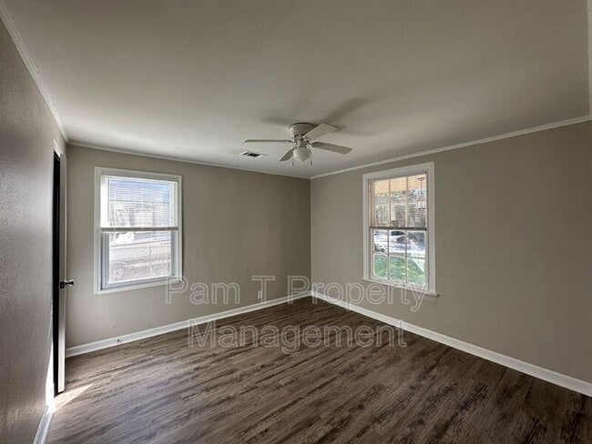 Building Photo - 1408 E 38th St