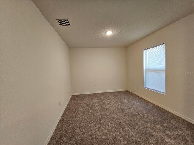 Foto del edificio - 32 Ramrock Ln