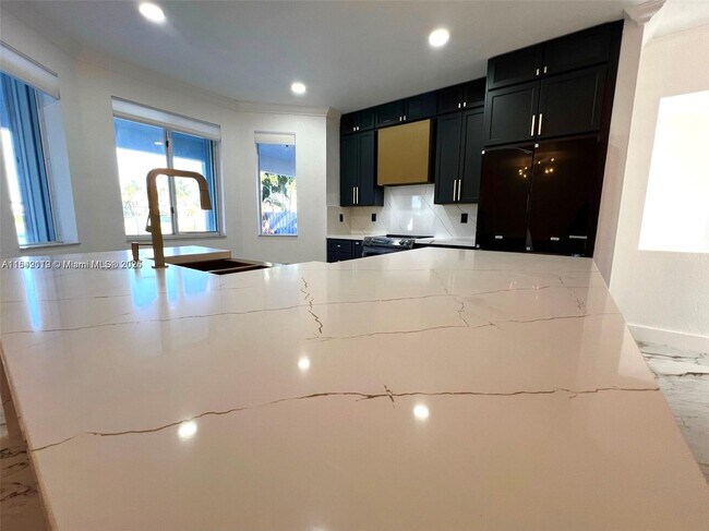 Foto del edificio - 6455 SW 158th Pass
