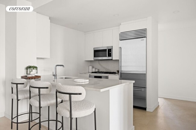 Foto del edificio - 300 E 83rd St