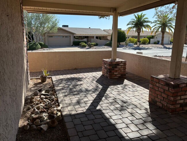 Foto del edificio - Welcome to this nicely updated 2 bed 2 bath home in Leisure World. Long term unfurnished A 45+ Ac...