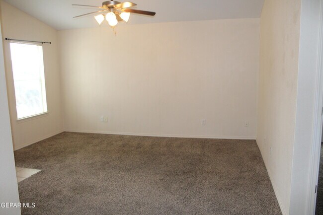 Foto del edificio - 2236 Sparrow Point St