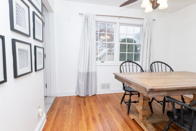 Foto del edificio - 1866 Paterson St