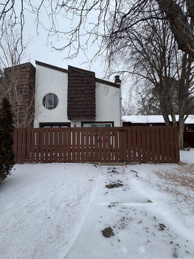 Building Photo - 118 Scotland Rd