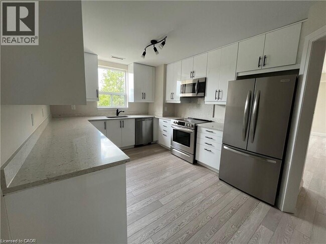 Photo du bâtiment - 2085 Amherst Heights Dr