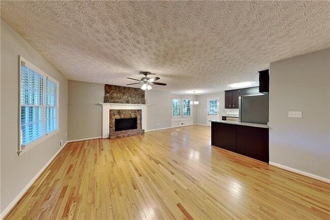 Foto del edificio - 5225 Shadow Wood Dr