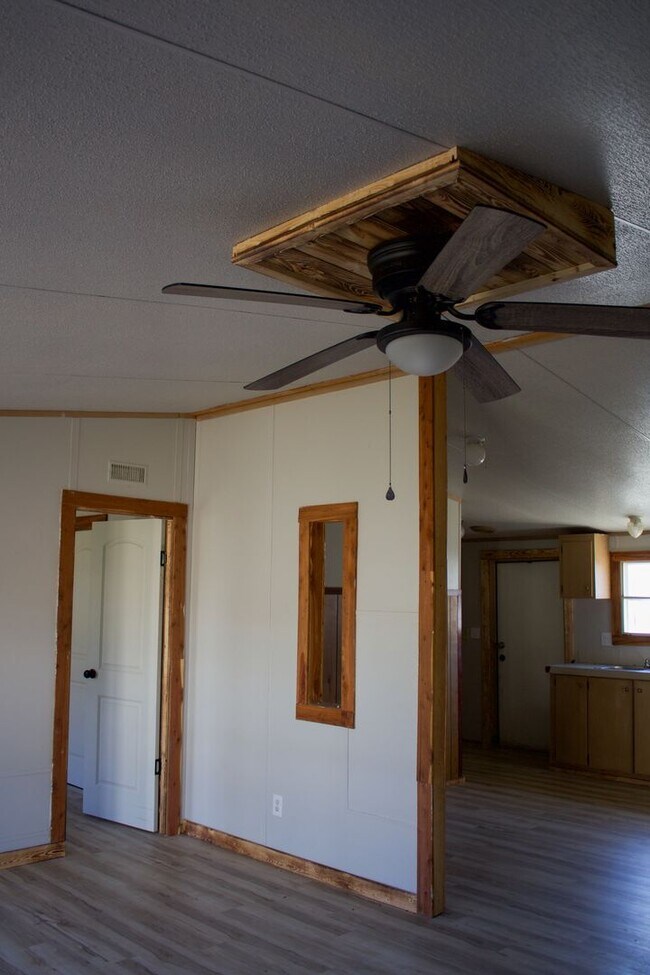 Foto del edificio - For Rent – 3 Bedroom, 2 Bathroom Home in Cassville, MO