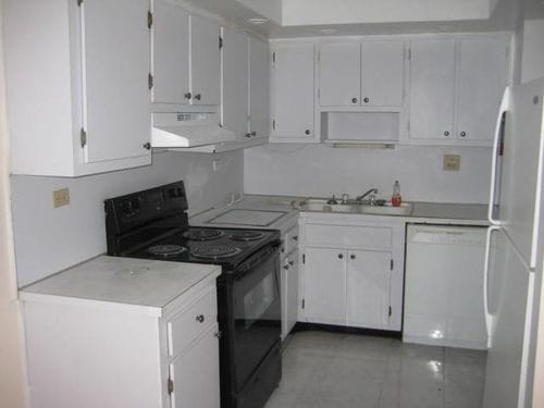 Building Photo - 8452 W Missionwood Dr