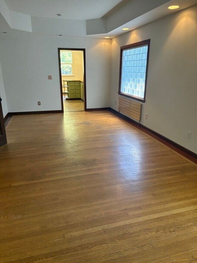 Foto del edificio - Beautiful 1908 Craftsman home for rent!