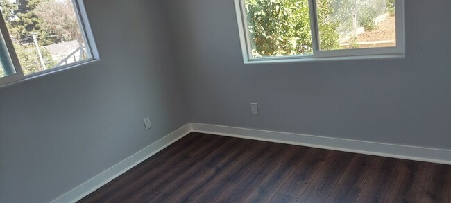 Foto del edificio - 3128 E 20th St