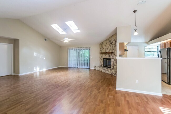 Building Photo - 4813 Wethersfield Pl W
