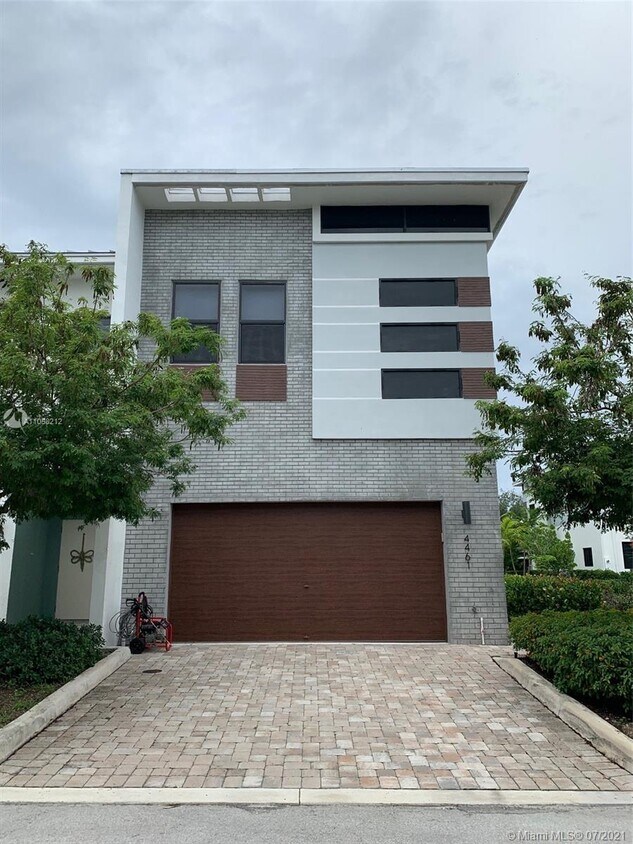 4461 NW 8th Pl 4461 Plantation Fl 33317 - 4461 NW 8th Pl  4461 Plantation Fl 33317