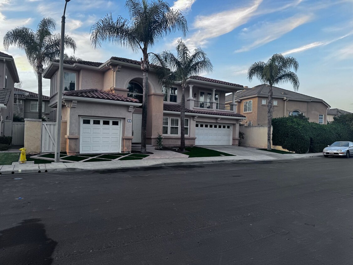 Foto principal - COMMING SOON - Large Home in Irvine, CA