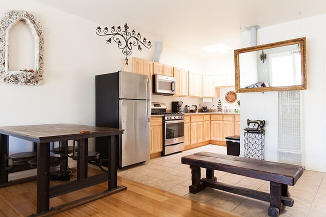 Building Photo - 152 International Boulevard