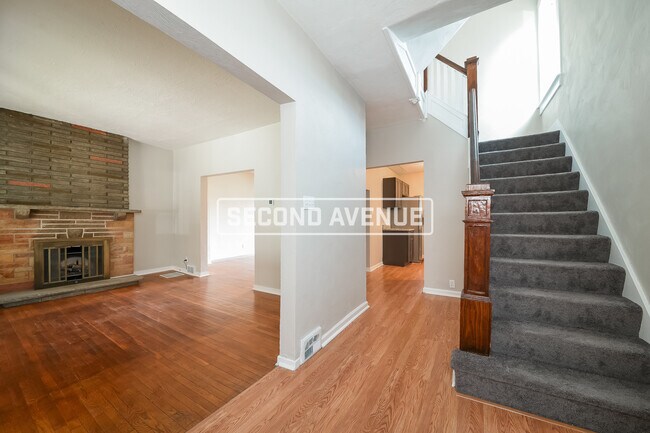 Foto del edificio - 3340 Latonia Ave