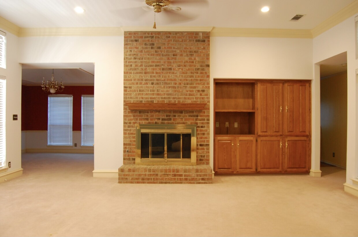 Primary Photo - 400 Ricker Ct