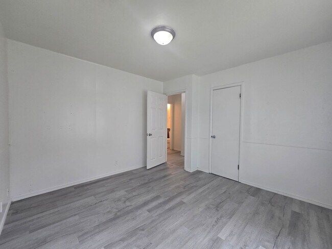 Foto del edificio - 3 Bed 1 Bath Home in Shawnee!