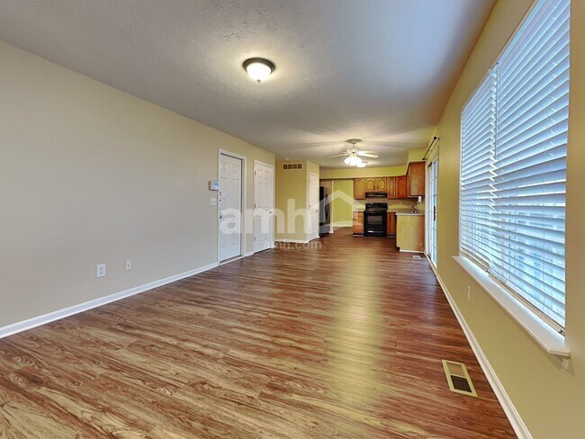 Foto del edificio - 773 Ginger Ridge Drive