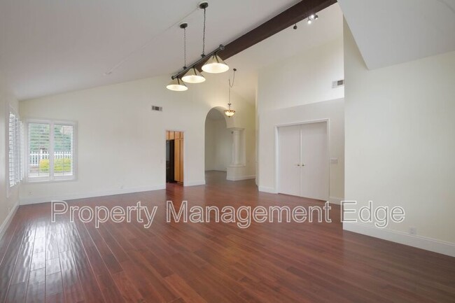 Building Photo - 30538 Colina Verde St