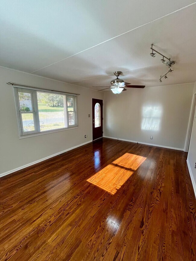 Foto del edificio - Charming 2 Bedroom home in Staunton Availa...