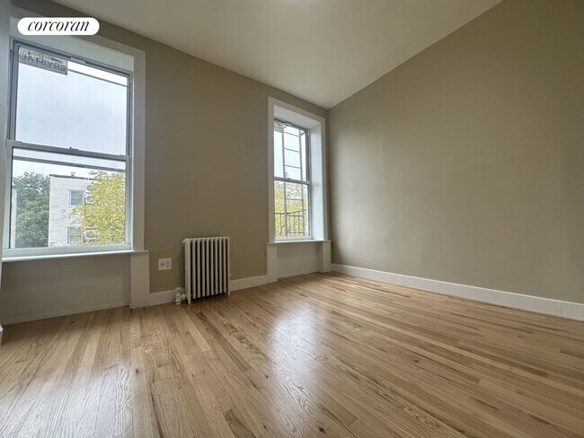 Foto del edificio - 217 Vernon Ave