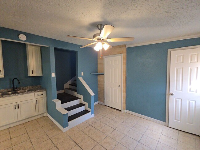 Foto del edificio - 9010 Linda Vista Rd