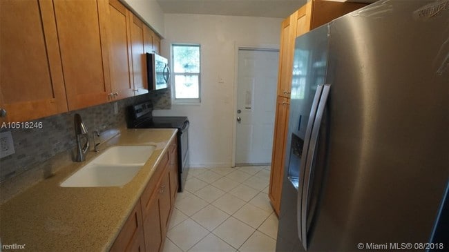 Building Photo - 5 br, 2 bath House - 4225 NW 23rd Ave # 4225