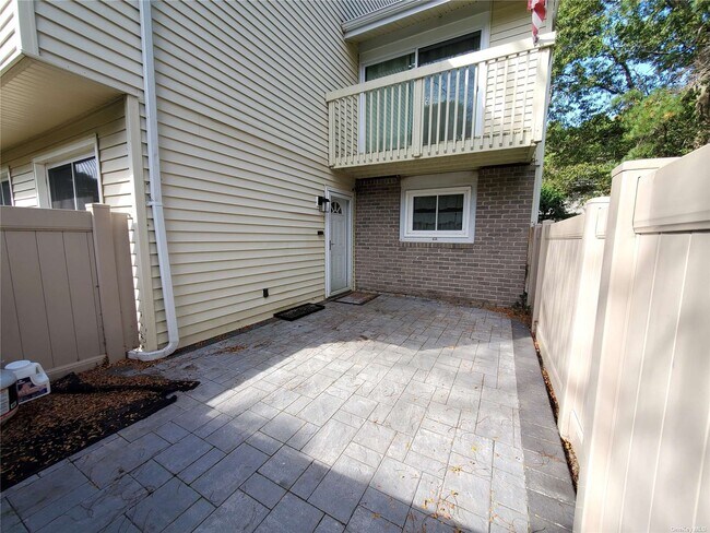 Foto del edificio - 224M Springmeadow Dr