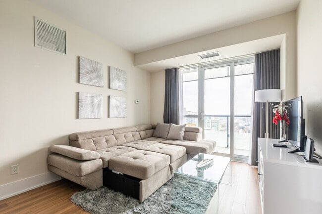 Photo du bâtiment - 299 Front St W