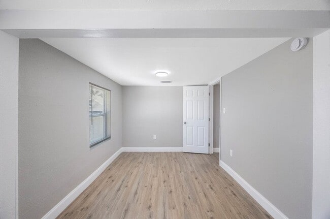 Building Photo - 955 9th Ave S