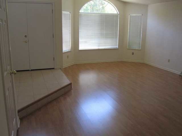 Building Photo - House For Rent in Modesto