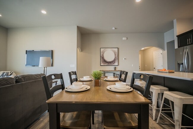 Building Photo - Patio Home Living in a Quiet HOA Community!