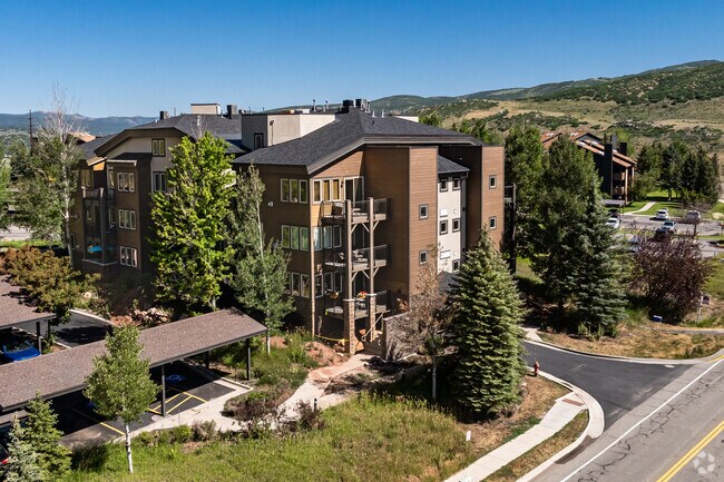 Edificio - Crestview Condominiums
