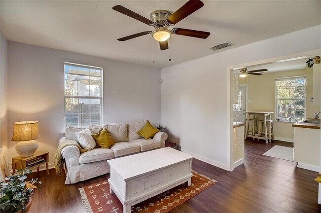 Foto del edificio - 3319 Cherrywood Rd