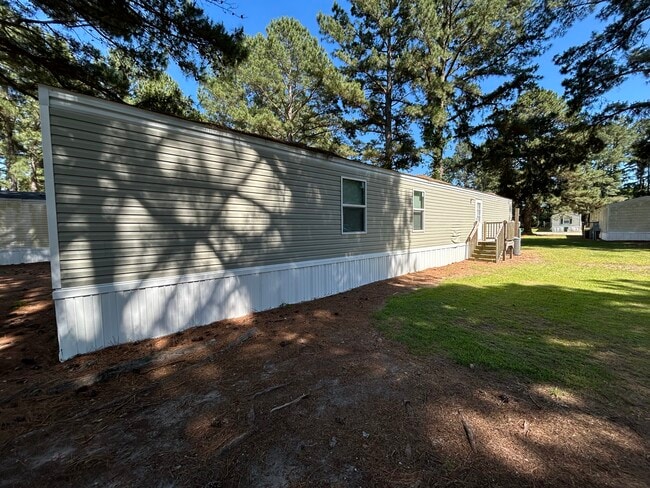 Building Photo - 1045 Teneile St