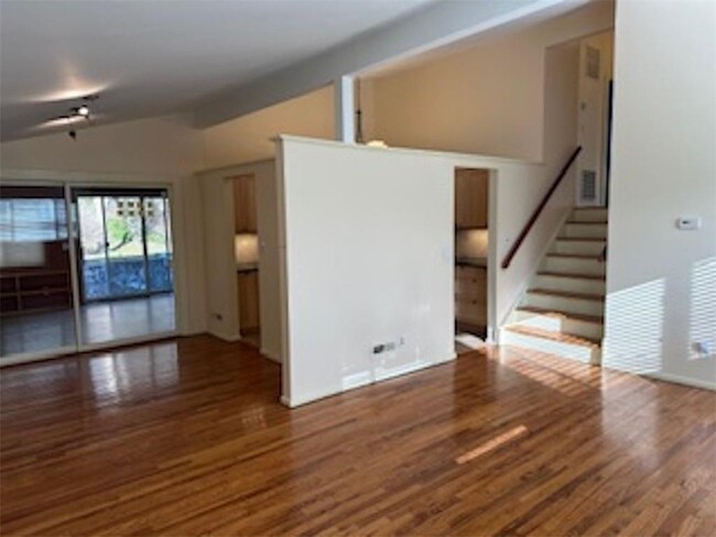 Building Photo - 423 Springvale Rd